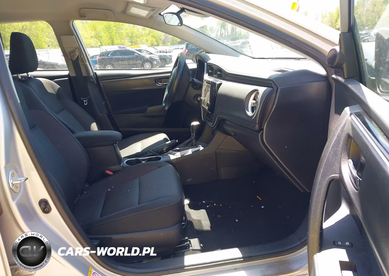 2017 Toyota Corolla Le VIN:2T1BURHE7HC880987 - 5