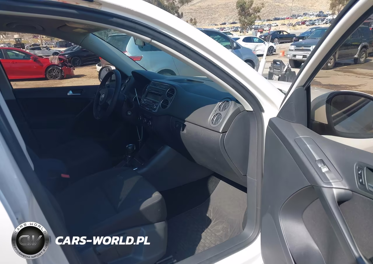 2012 Volkswagen Tiguan S VIN:WVGAV7AX6CW588218 - 5