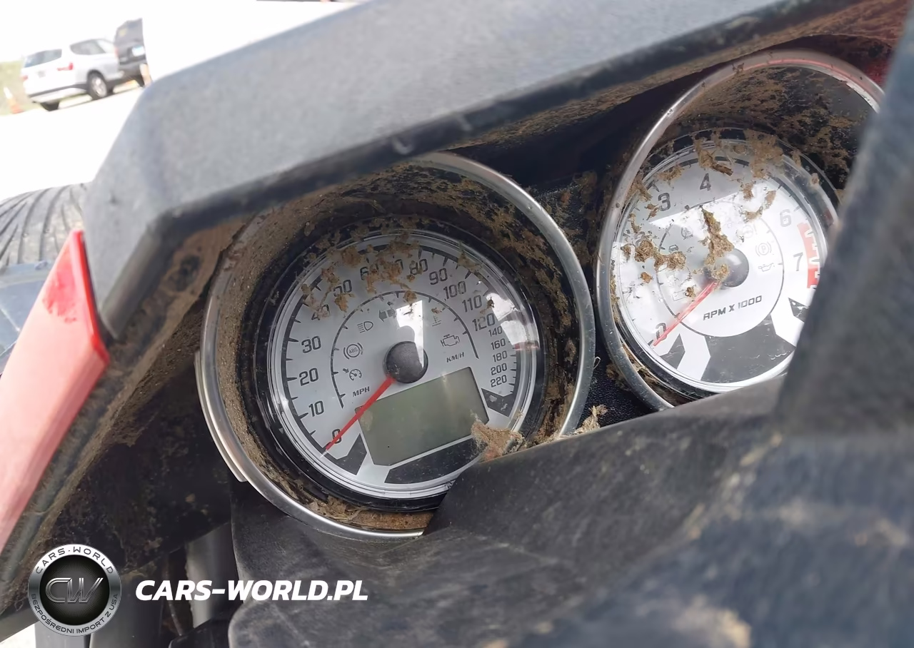 2015 Polaris Slingshot Sl VIN:57XAAPFA0F5106543 - 7
