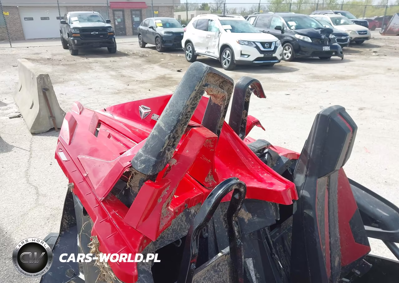 2015 Polaris Slingshot Sl VIN:57XAAPFA0F5106543 - 8