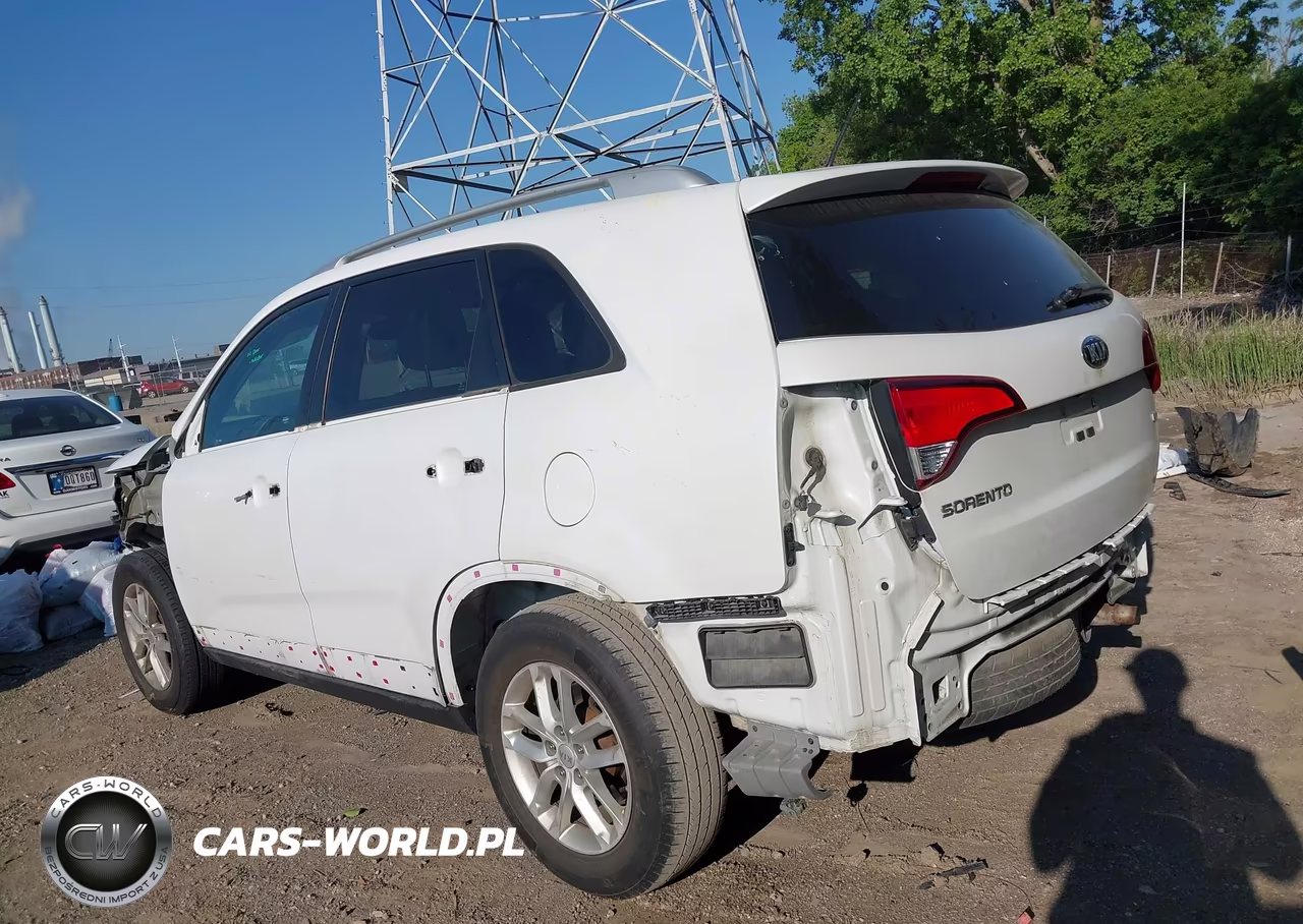 2014 Kia Sorento Lx VIN:5XYKT4A68EG520751 - 3