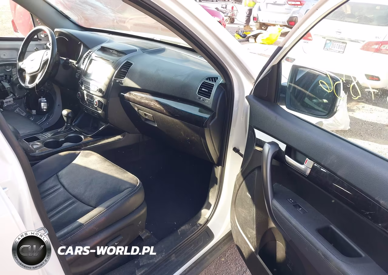 2014 Kia Sorento Lx VIN:5XYKT4A68EG520751 - 5