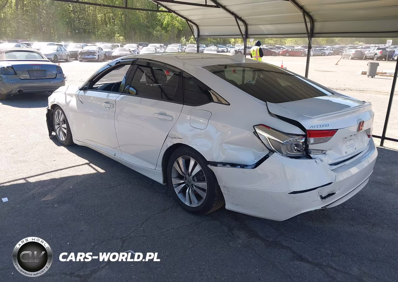 2018 Honda Accord Sport 2.0T VIN:1HGCV2F30JA045772 - 3