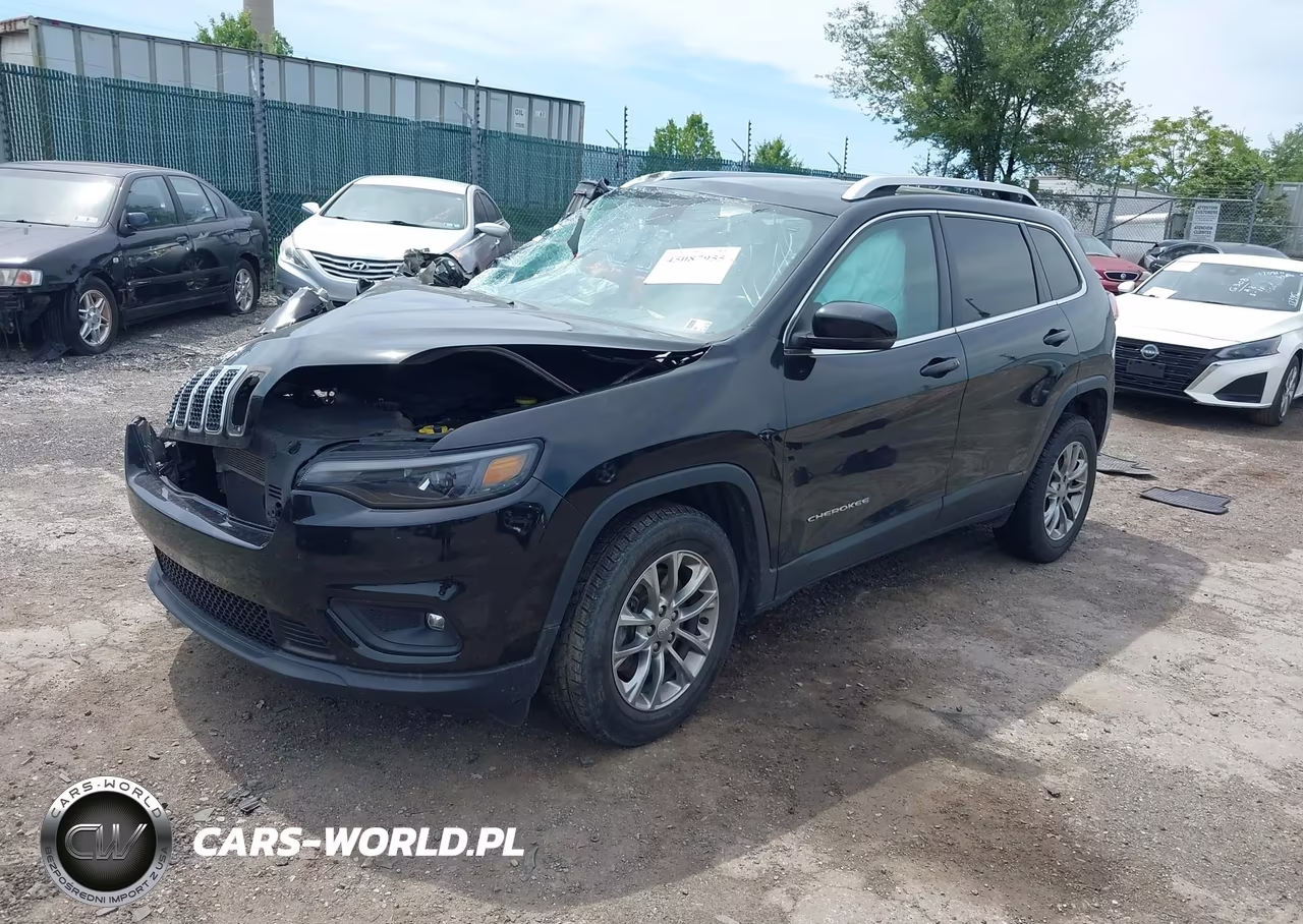 2019 Jeep Cherokee Latitude Plus 4X4 VIN:1C4PJMLB3KD478585 - 2