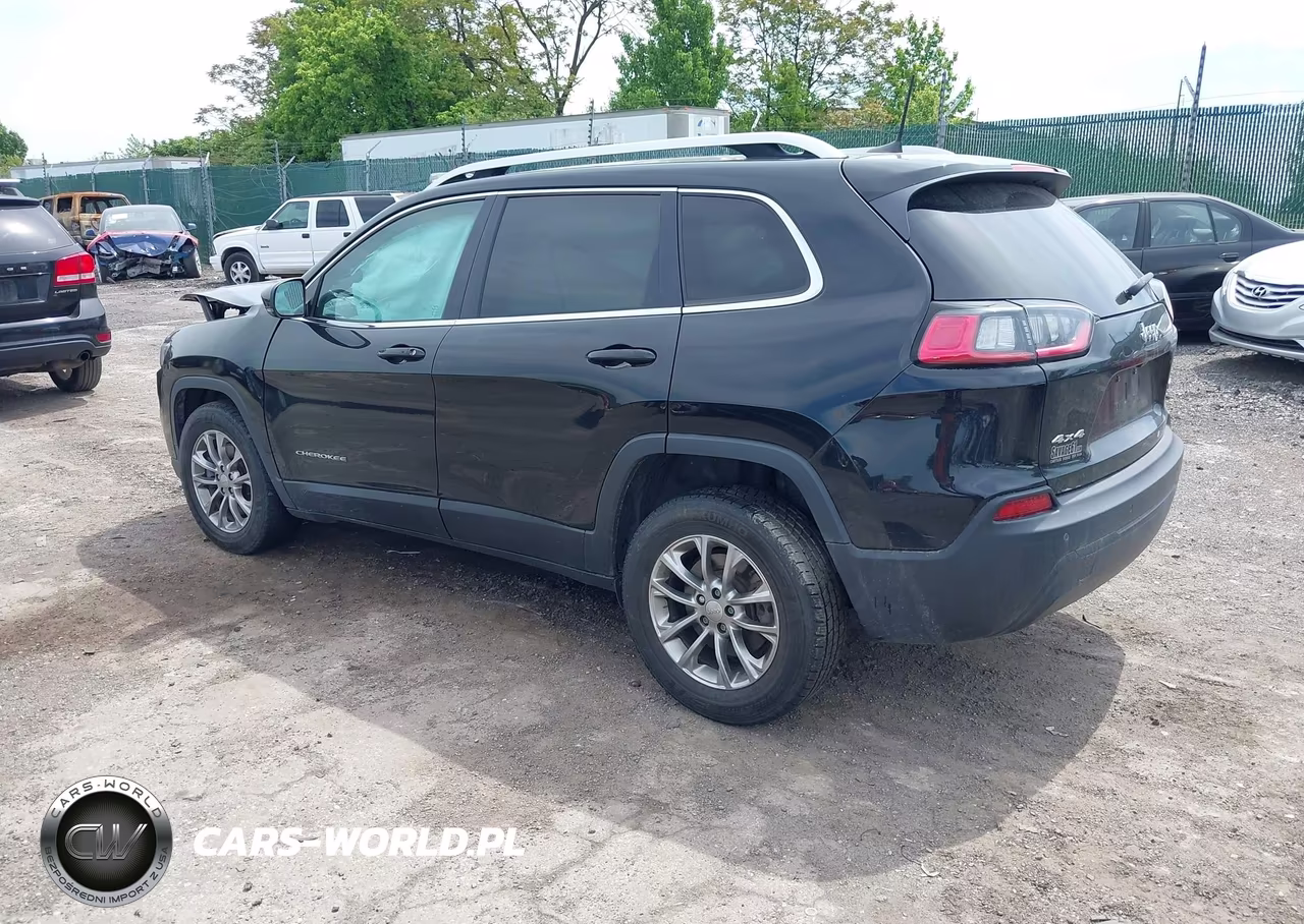 2019 Jeep Cherokee Latitude Plus 4X4 VIN:1C4PJMLB3KD478585 - 3