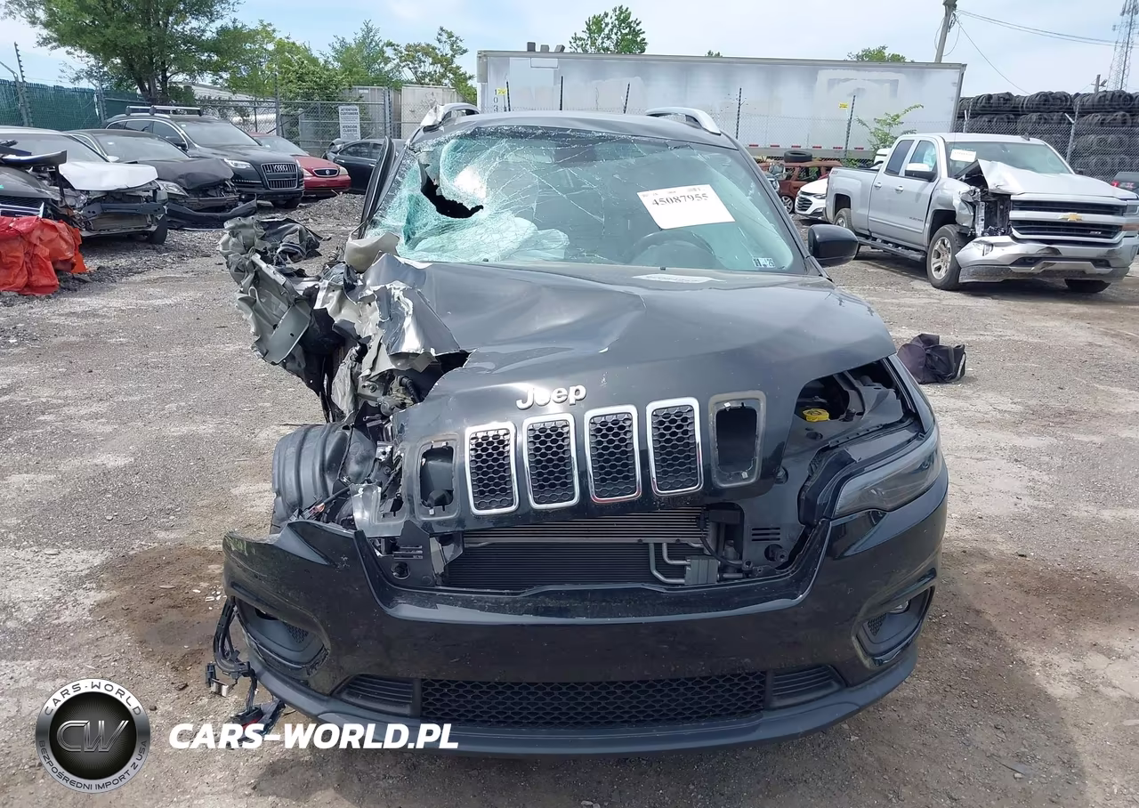 2019 Jeep Cherokee Latitude Plus 4X4 VIN:1C4PJMLB3KD478585 - 6