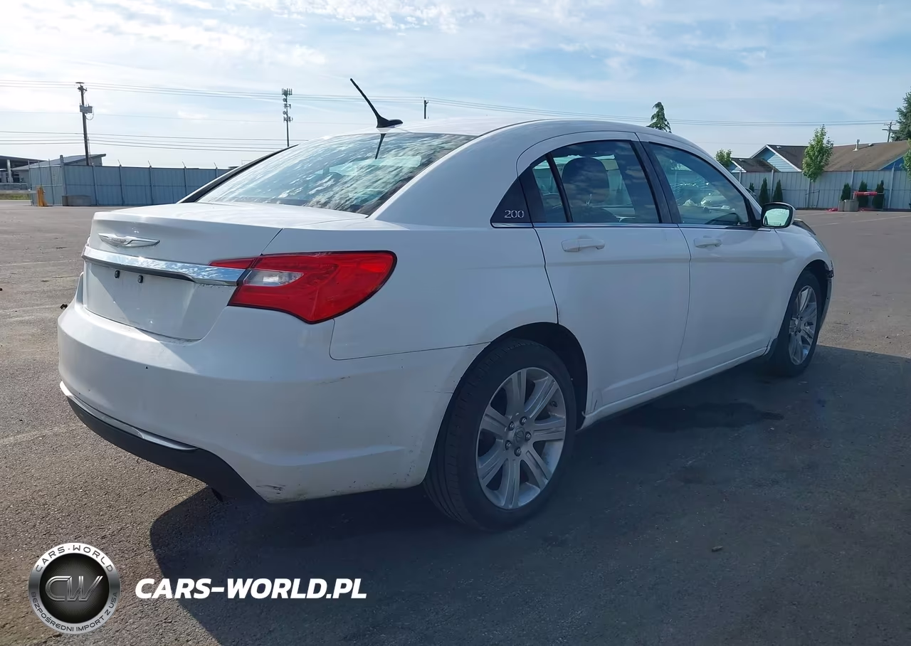2011 Chrysler 200 Touring VIN:1C3BC1FB9BN626428 - 4