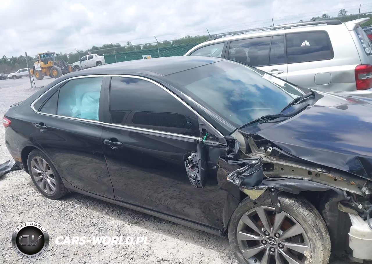 2016 Toyota Camry Xle VIN:4T4BF1FK2GR570382 - 14