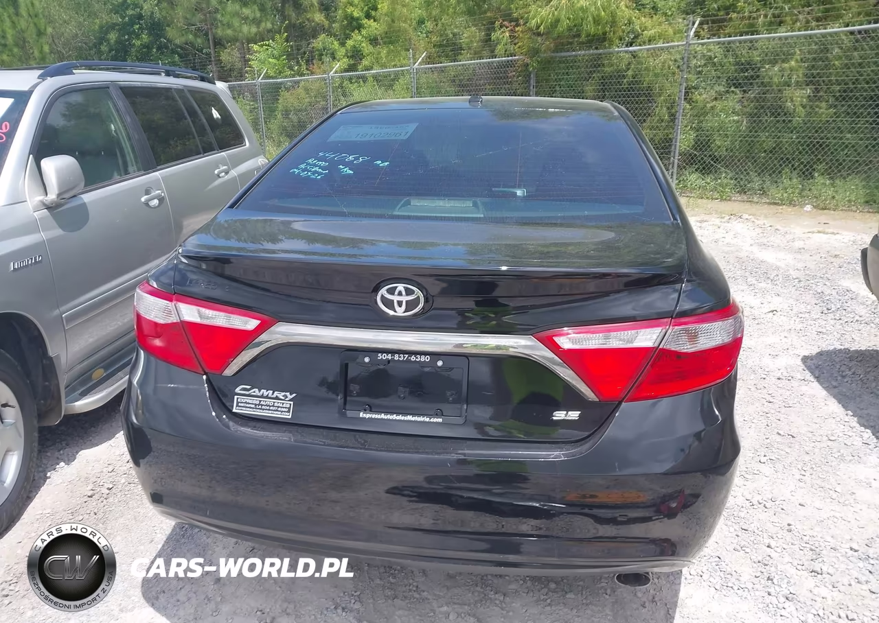 2016 Toyota Camry Xle VIN:4T4BF1FK2GR570382 - 17