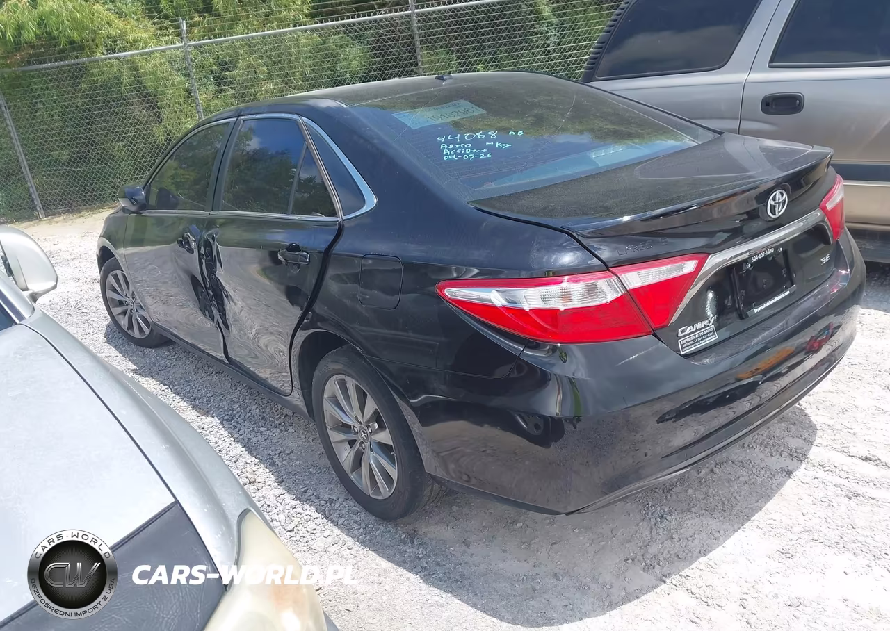 2016 Toyota Camry Xle VIN:4T4BF1FK2GR570382 - 3