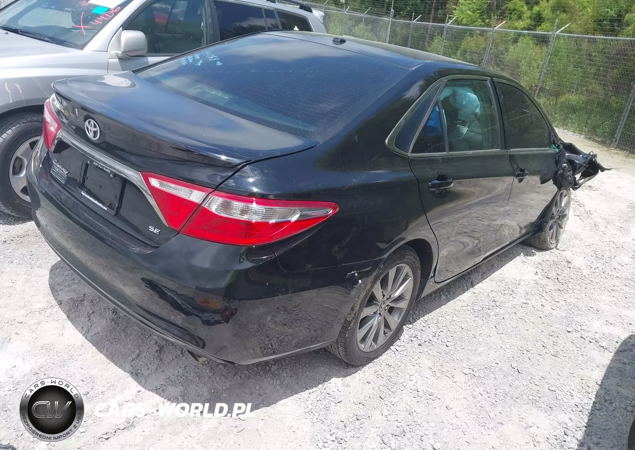 2016 Toyota Camry Xle VIN:4T4BF1FK2GR570382 - 4