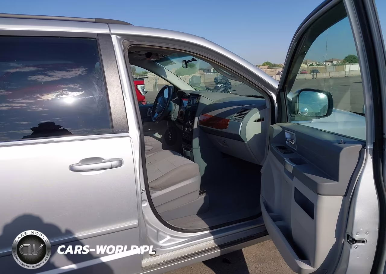 2008 Chrysler Town & Country Touring VIN:2A8HR54P98R801291 - 5