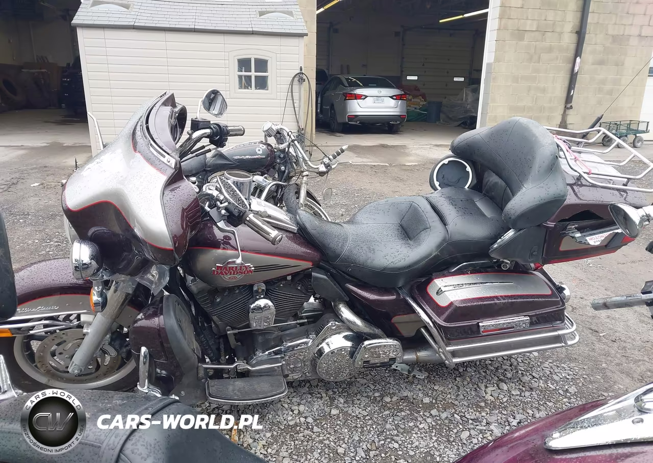 2007 Harley-Davidson Flhtcui VIN:1HD1FC4197Y694740 - 12