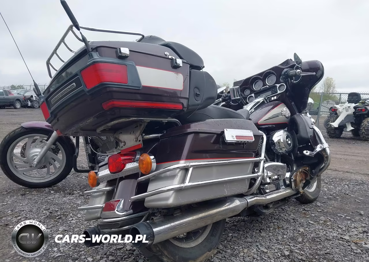 2007 Harley-Davidson Flhtcui VIN:1HD1FC4197Y694740 - 4