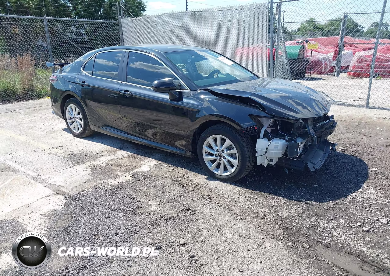 2023 Toyota Camry Le – zdjęcie 1 z 16
