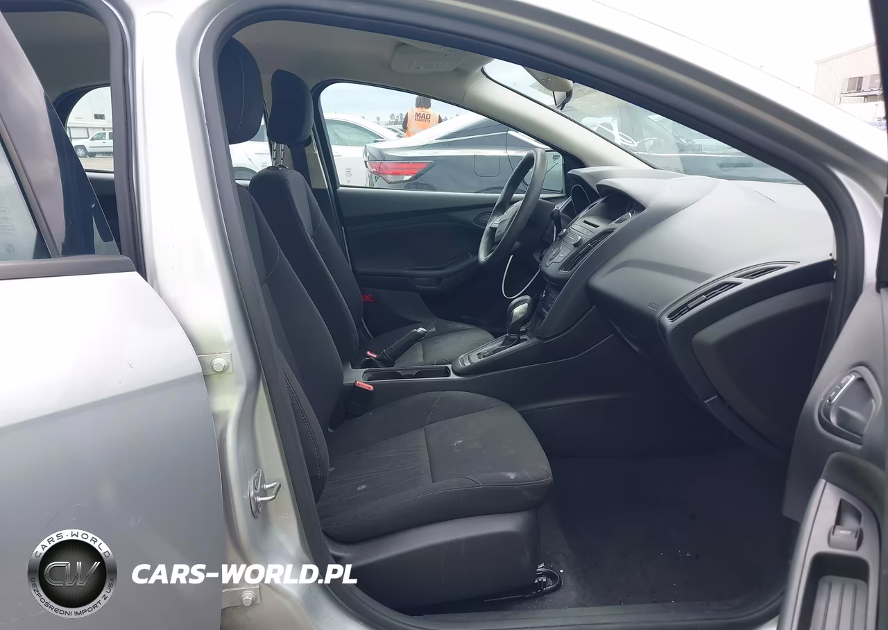 2017 Ford Focus S VIN:1FADP3E21HL342372 - 5