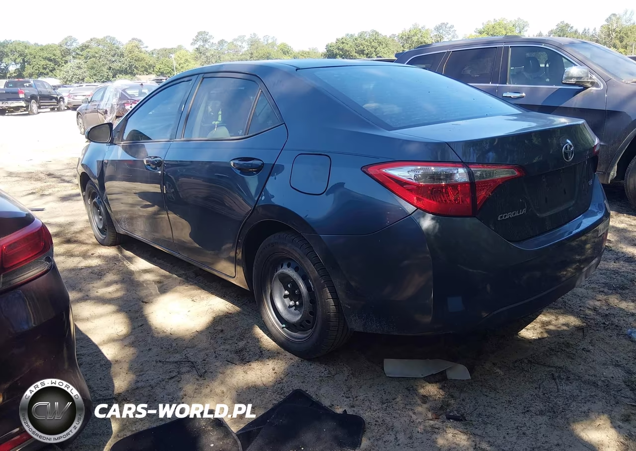2016 Toyota Corolla Le VIN:2T1BURHE8GC632603 - 3