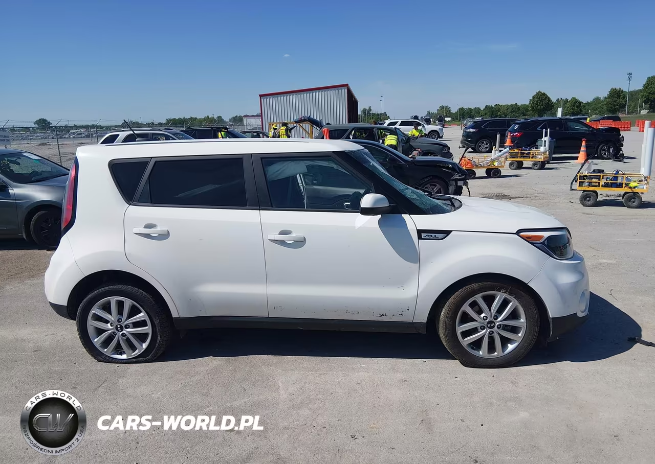2019 Kia Soul + VIN:KNDJP3A5XK7016079 - 14