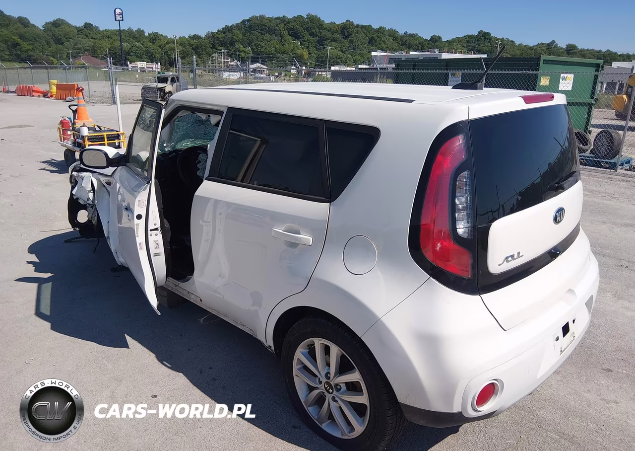 2019 Kia Soul + VIN:KNDJP3A5XK7016079 - 3
