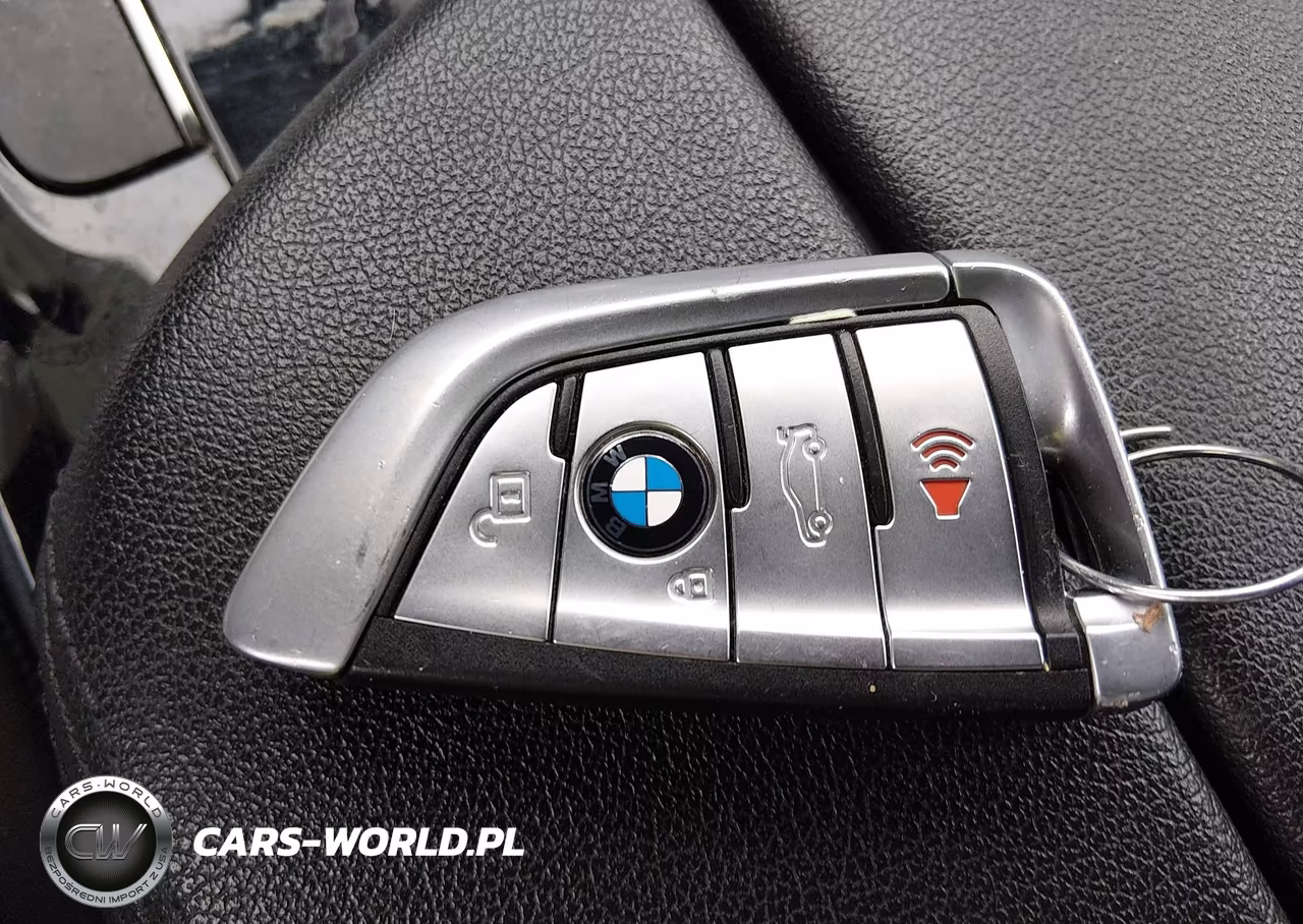 2019 BMW 530I xDrive VIN:WBAJA7C50KG910613 - 11