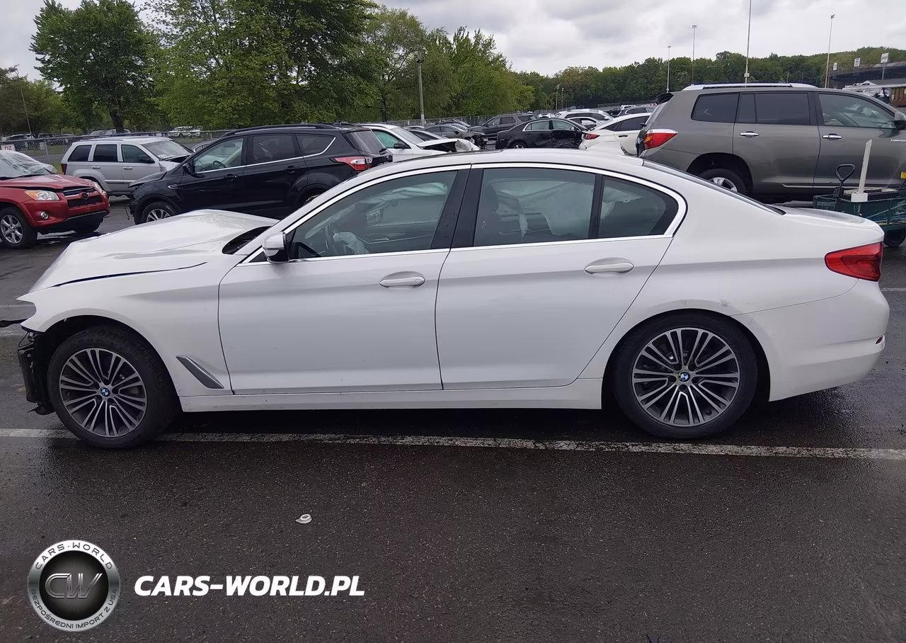 2019 BMW 530I xDrive VIN:WBAJA7C50KG910613 - 14