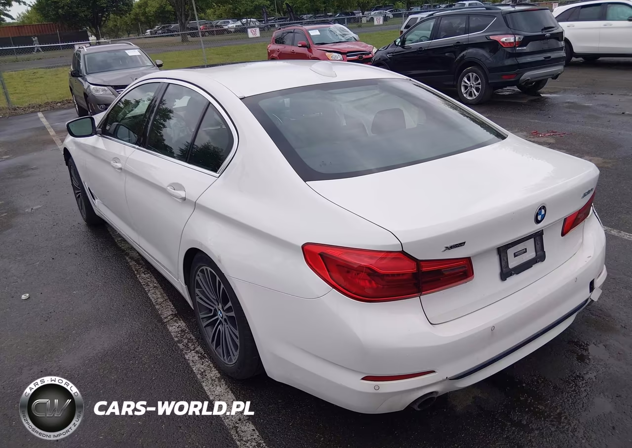 2019 BMW 530I xDrive VIN:WBAJA7C50KG910613 - 3