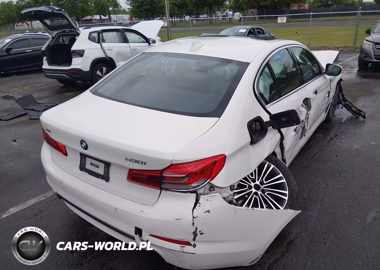 2019 BMW 530I xDrive VIN:WBAJA7C50KG910613 - 4