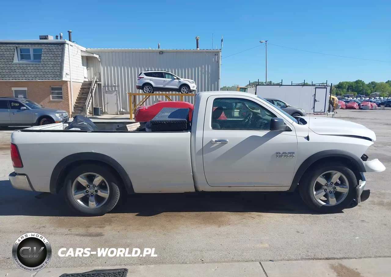 2015 Ram 1500 Big Horn VIN:3C6JR7EG3FG586097 - 13