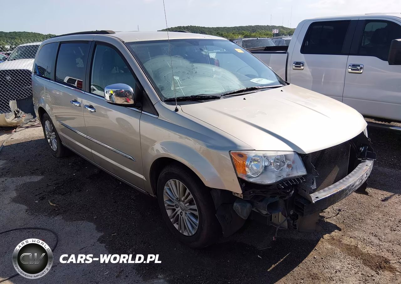 2015 Chrysler Town & Country Touring-L – zdjęcie 1 z 18
