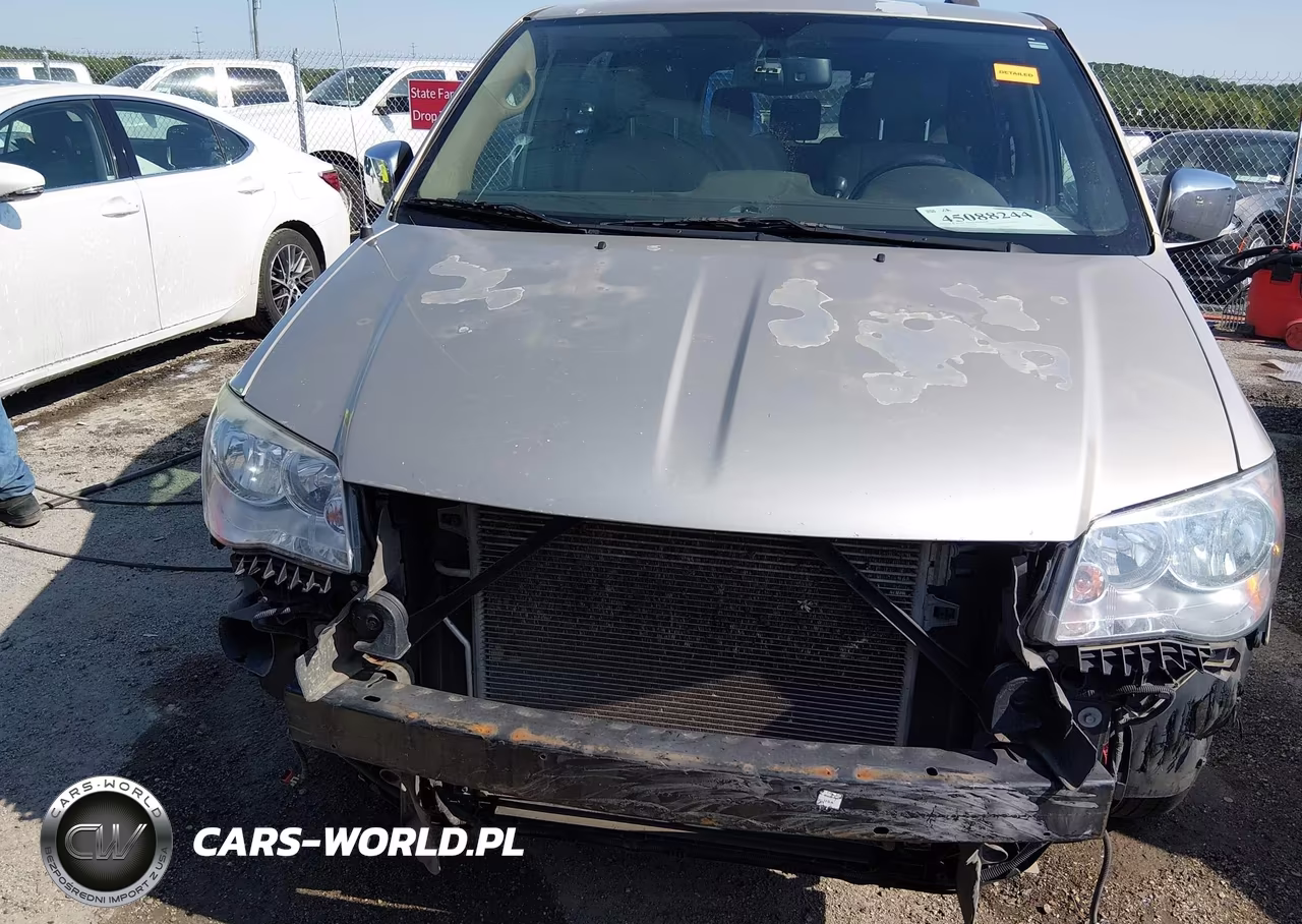 2015 Chrysler Town & Country Touring-L VIN:2C4RC1CG1FR574280 - 13