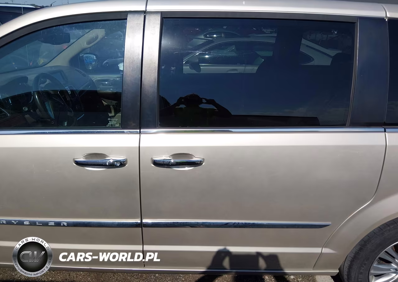 2015 Chrysler Town & Country Touring-L VIN:2C4RC1CG1FR574280 - 15