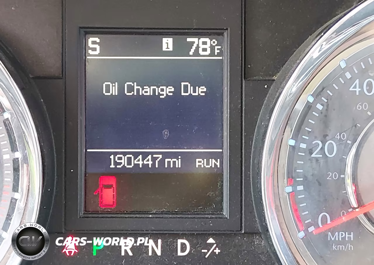 2015 Chrysler Town & Country Touring-L VIN:2C4RC1CG1FR574280 - 16