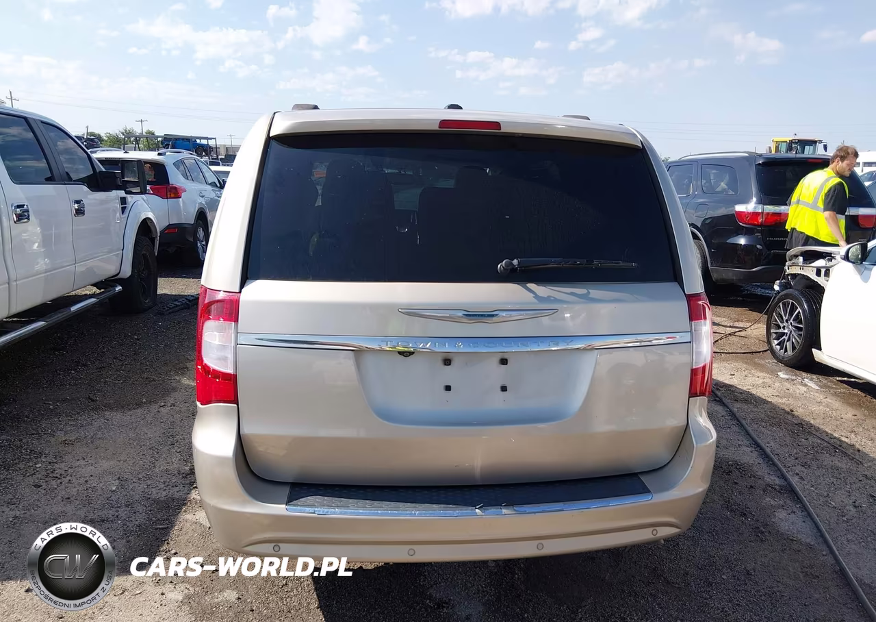 2015 Chrysler Town & Country Touring-L VIN:2C4RC1CG1FR574280 - 17