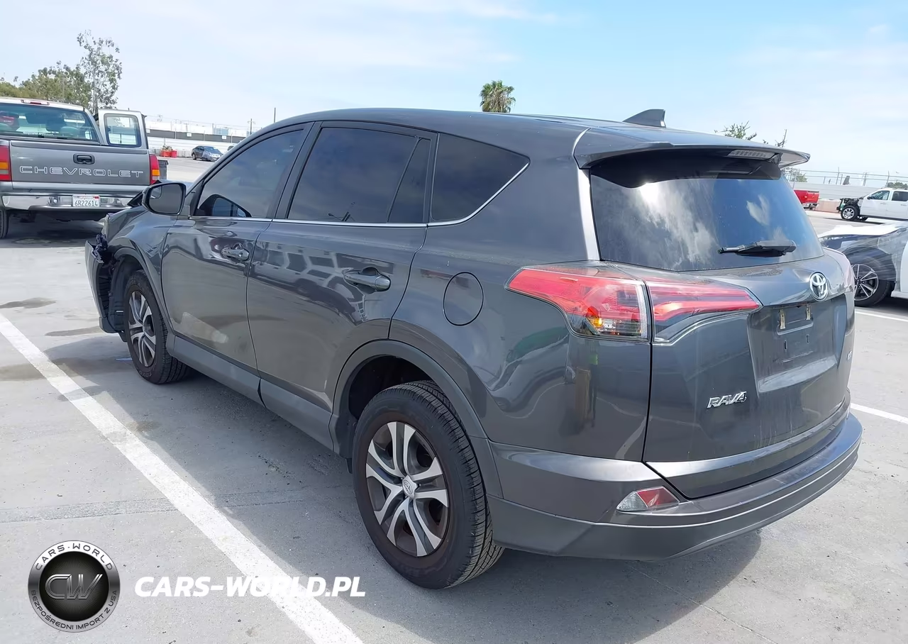 2018 Toyota Rav4 Le VIN:2T3ZFREV1JW478634 - 3