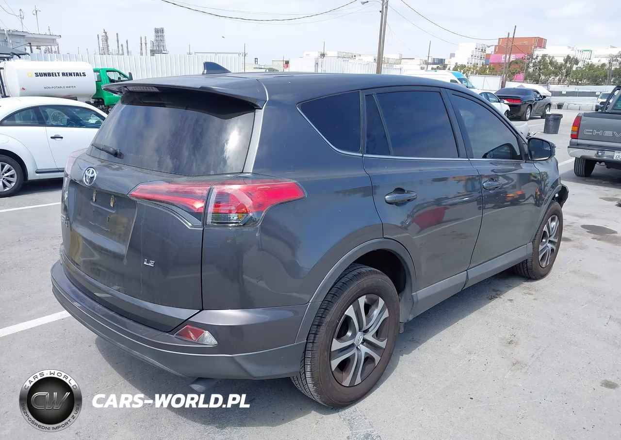 2018 Toyota Rav4 Le VIN:2T3ZFREV1JW478634 - 4