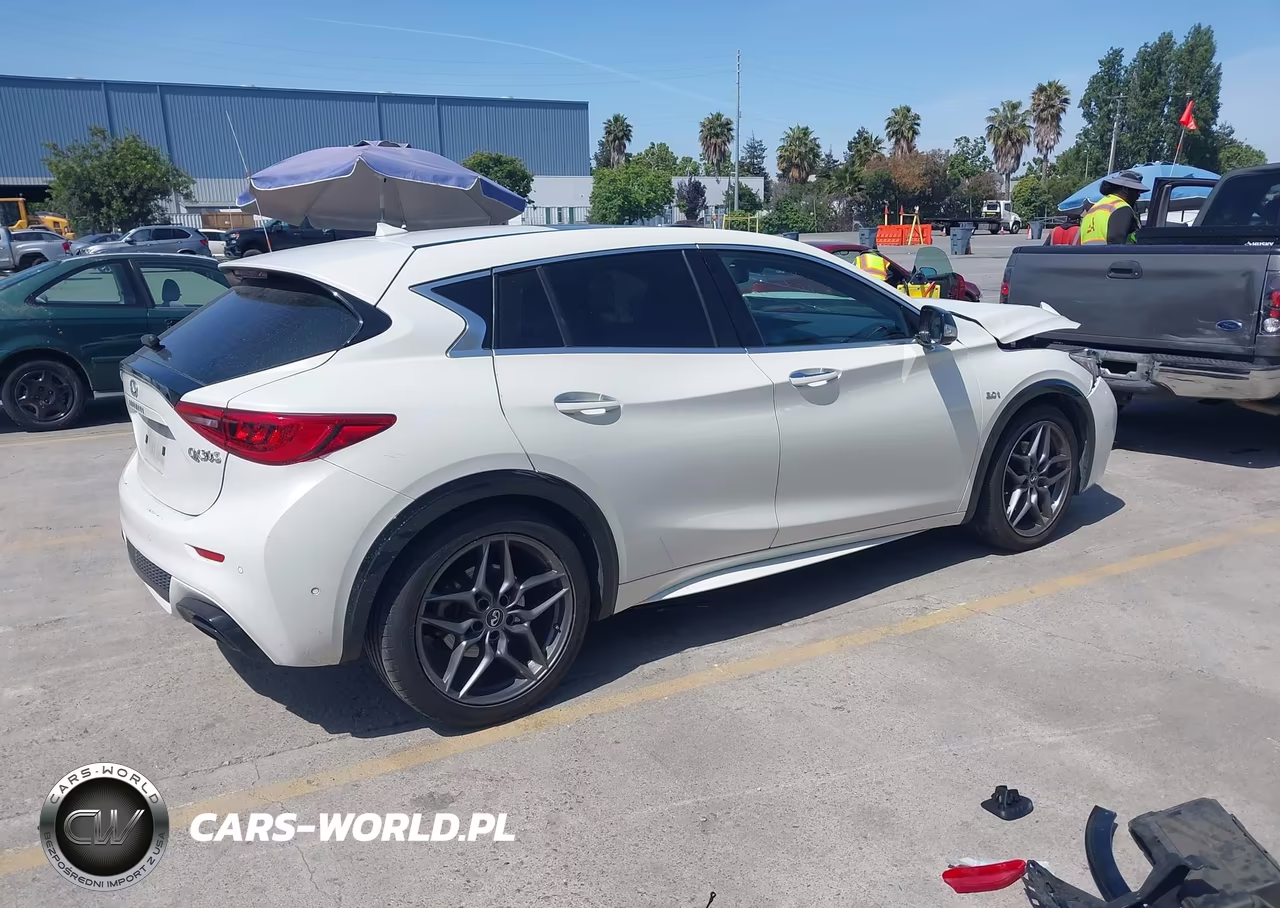 2017 Infiniti Qx30 Sport VIN:SJKCH5CP5HA027760 - 4
