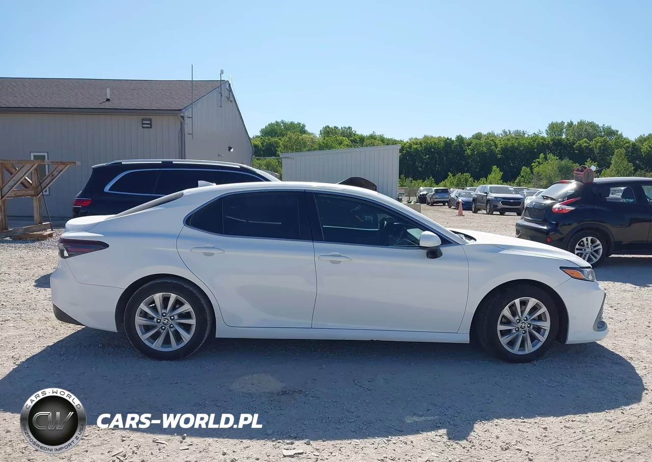 2023 Toyota Camry Le VIN:4T1C11AKXPU101836 - 13