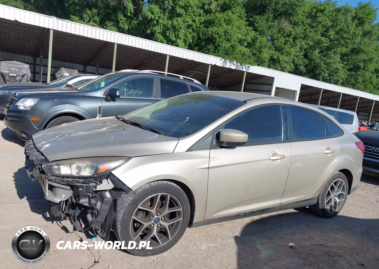 2018 Ford Focus Se VIN:1FADP3F2XJL256188 - 15