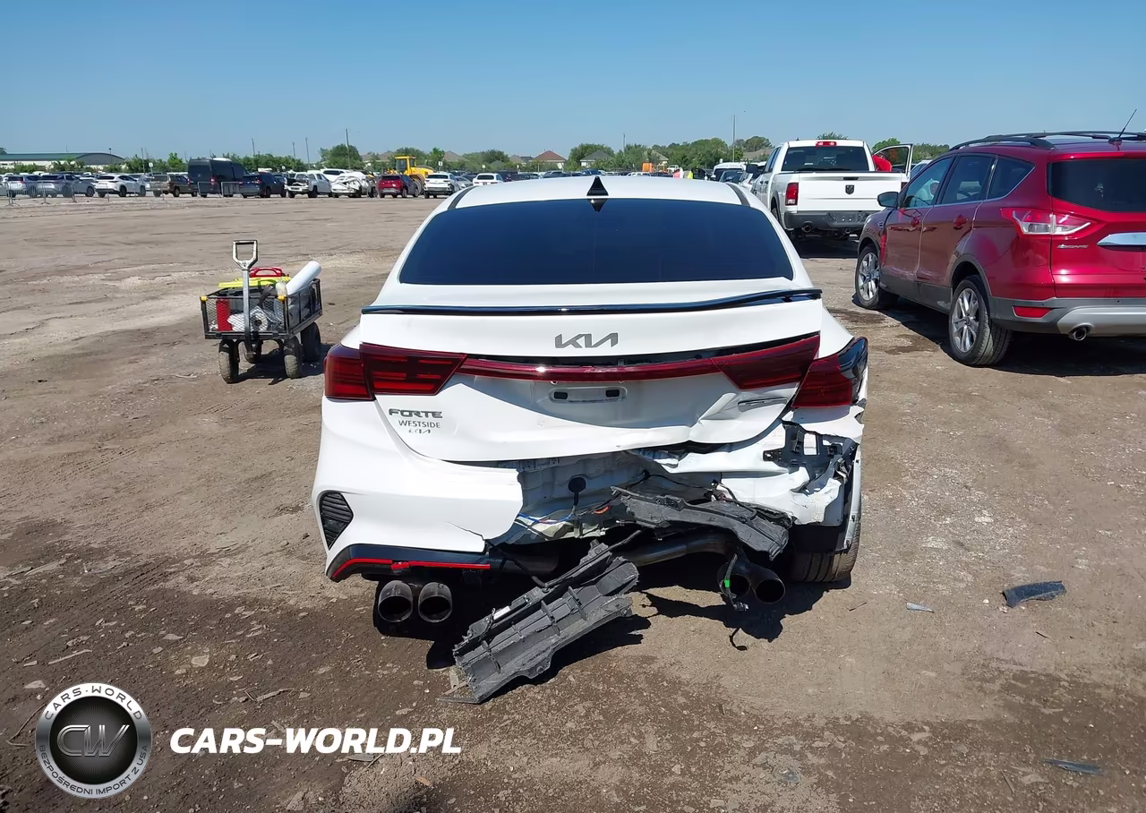 2024 Kia Forte Gt VIN:3KPF44AC2RE832877 - 16