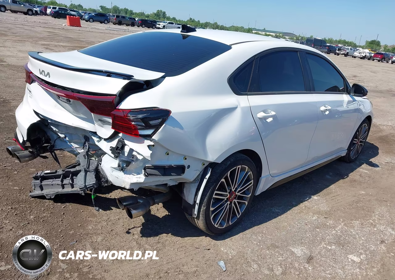2024 Kia Forte Gt VIN:3KPF44AC2RE832877 - 4