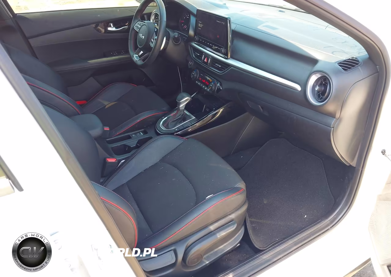 2024 Kia Forte Gt VIN:3KPF44AC2RE832877 - 5