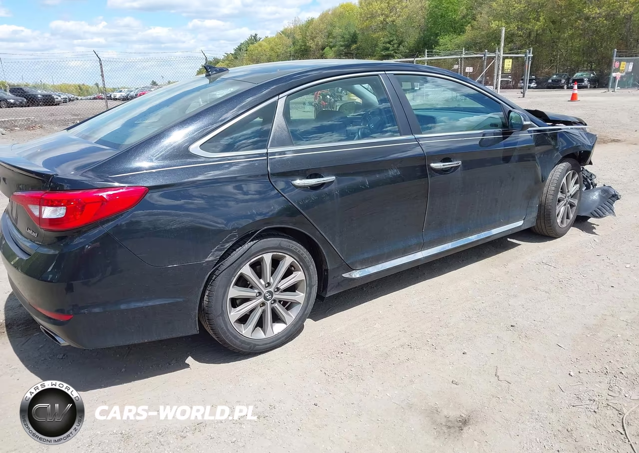 2016 Hyundai Sonata Limited VIN:5NPE34AF4GH419845 - 4
