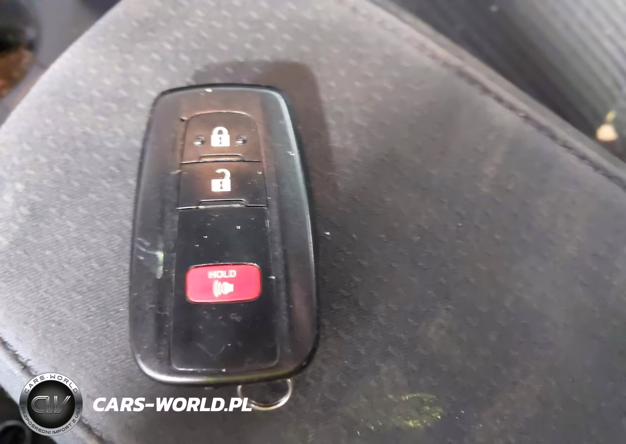 2018 Toyota Prius Two VIN:JTDKBRFU4J3587689 - 11