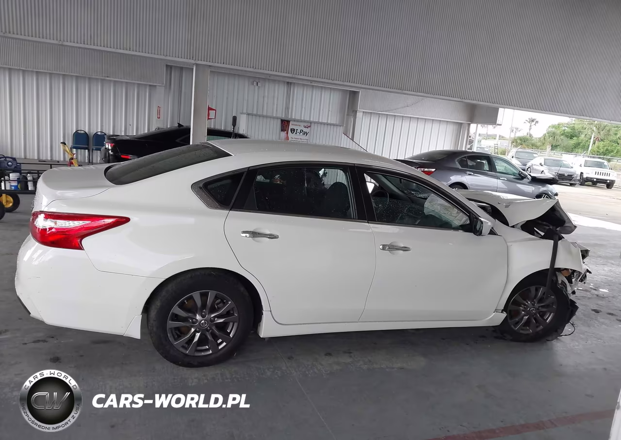 2018 Nissan Altima 2.5 S VIN:1N4AL3APXJC250800 - 13