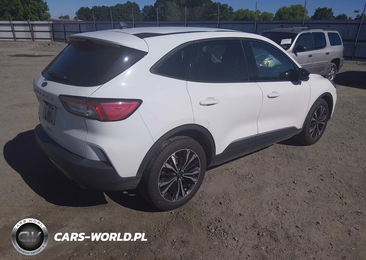 2021 Ford Escape Se VIN:1FMCU0G65MUB29616 - 4