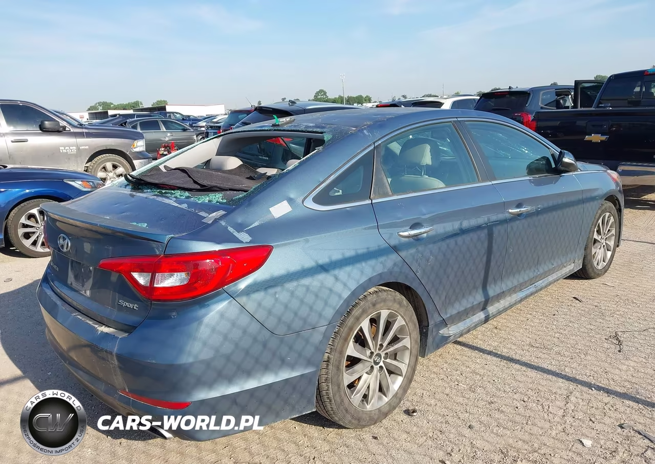 2016 Hyundai Sonata Sport VIN:5NPE34AF5GH421104 - 4