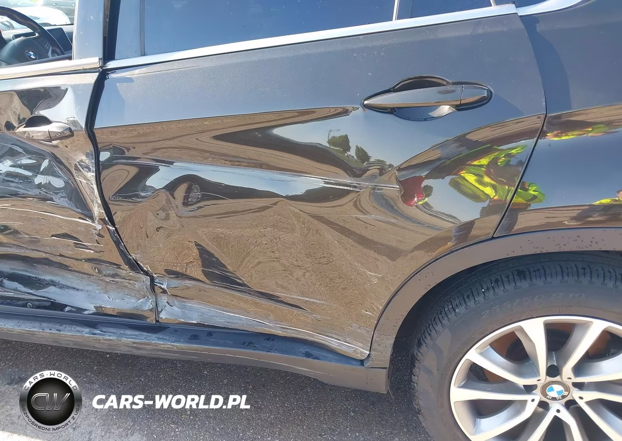 2018 BMW X6 xDrive50I VIN:5UXKU6C56J0Z66523 - 17