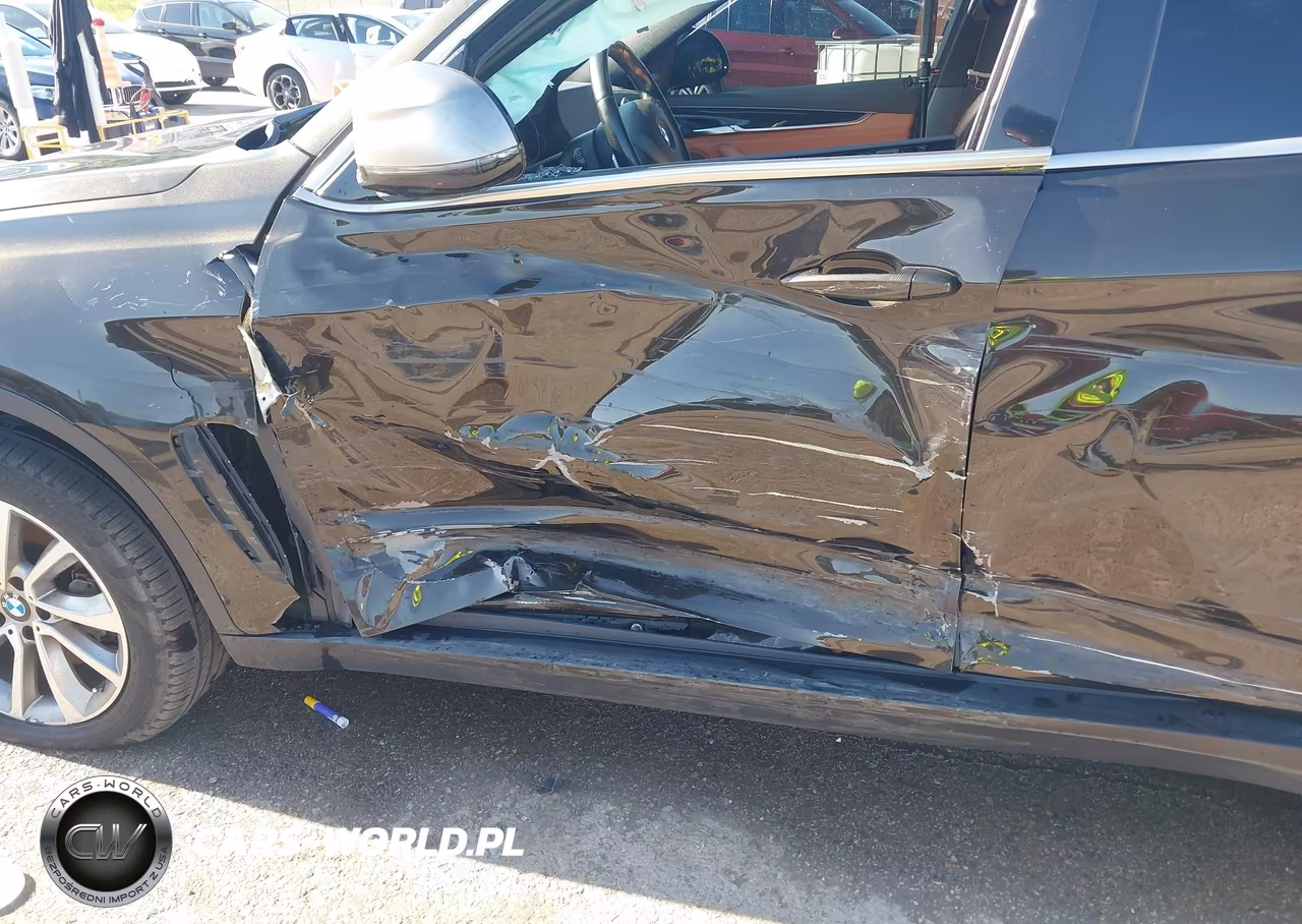 2018 BMW X6 xDrive50I VIN:5UXKU6C56J0Z66523 - 18