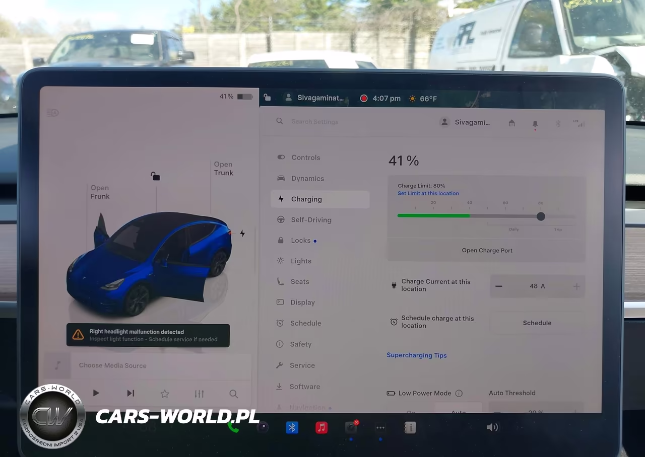 2025 Tesla Model Y Long Range Dual Motor All-Wheel Drive VIN:7SAYGDEE0SF293545 - 19