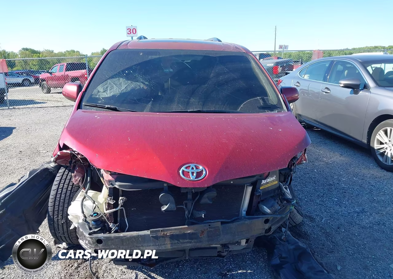 2011 Toyota Sienna Xle V6 VIN:5TDYK3DC7BS114760 - 12